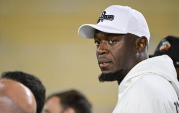 Montecarlo ce un super tifoso per Sinner in tribuna spunta Bolt 364x230