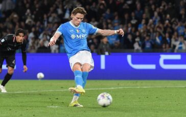 Napoli Cremonese braccio di Grassi su tiro Giovane giusto rigore 364x230