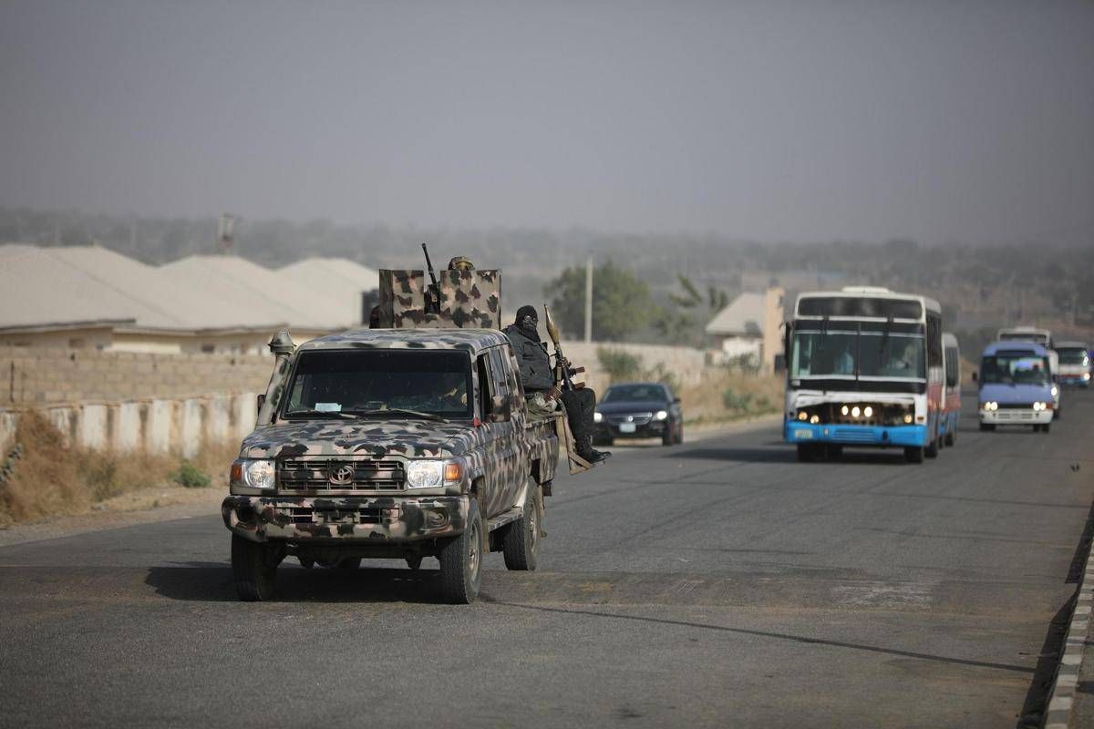 Nigeria, raid aereo dei militari contro mercato nel nordest: almeno 100 morti