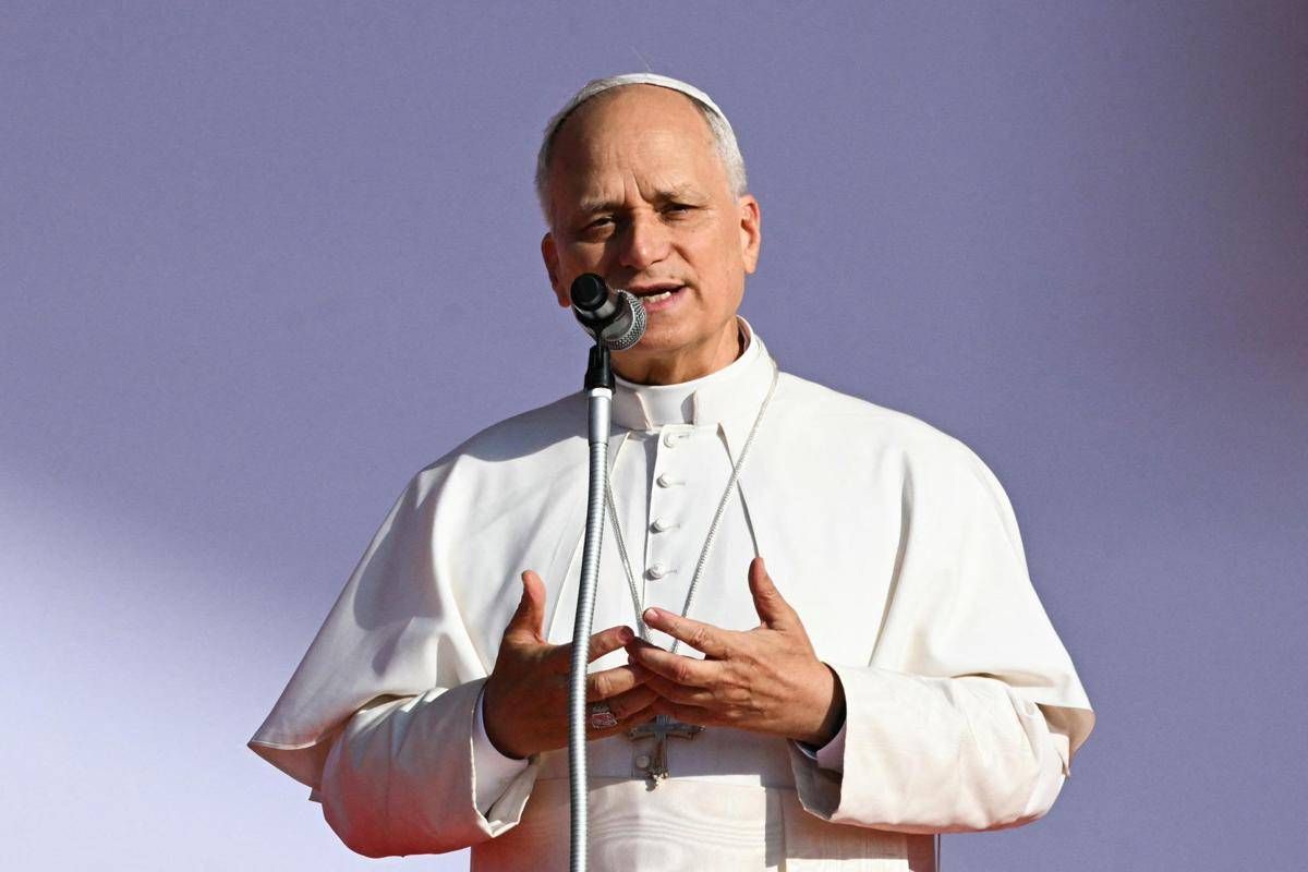 Papa: "Democrazia resti sana o diventa tirannia, potere in mano di pochi una minaccia"