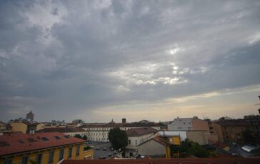 Piogge vento e qualche temporale fino a mercoledi poi svolta calda e anticipo destate 364x230