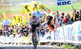 Pogacar pigliatutto trionfa al Giro delle Fiandre per la terza volta 265x160