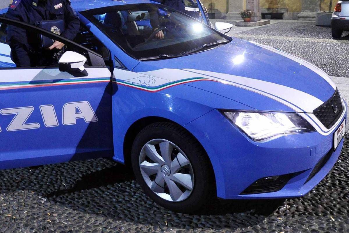 Rete antisemita e neonazista online, arrestato 19enne: chat chot e propaganda d’odio tra giovani e minorenni