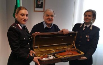 Ritrovata la viola rubata al fratello di Prodi denunciato un minorenne 364x230