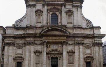 Roma cadono lastre impalcatura chiesa SantIgnazio ferita 16enne in gita 364x230