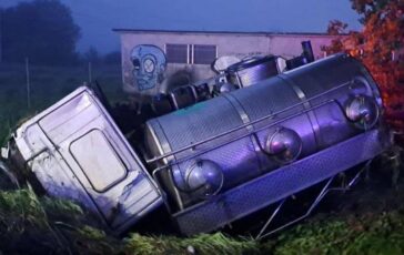 Scontro tra autocarro e macchina nel Modenese 3 morti 364x230