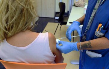 Settimana immunizzazione Sip La prevenzione non si ferma allinfanzia linea dedicata 364x230