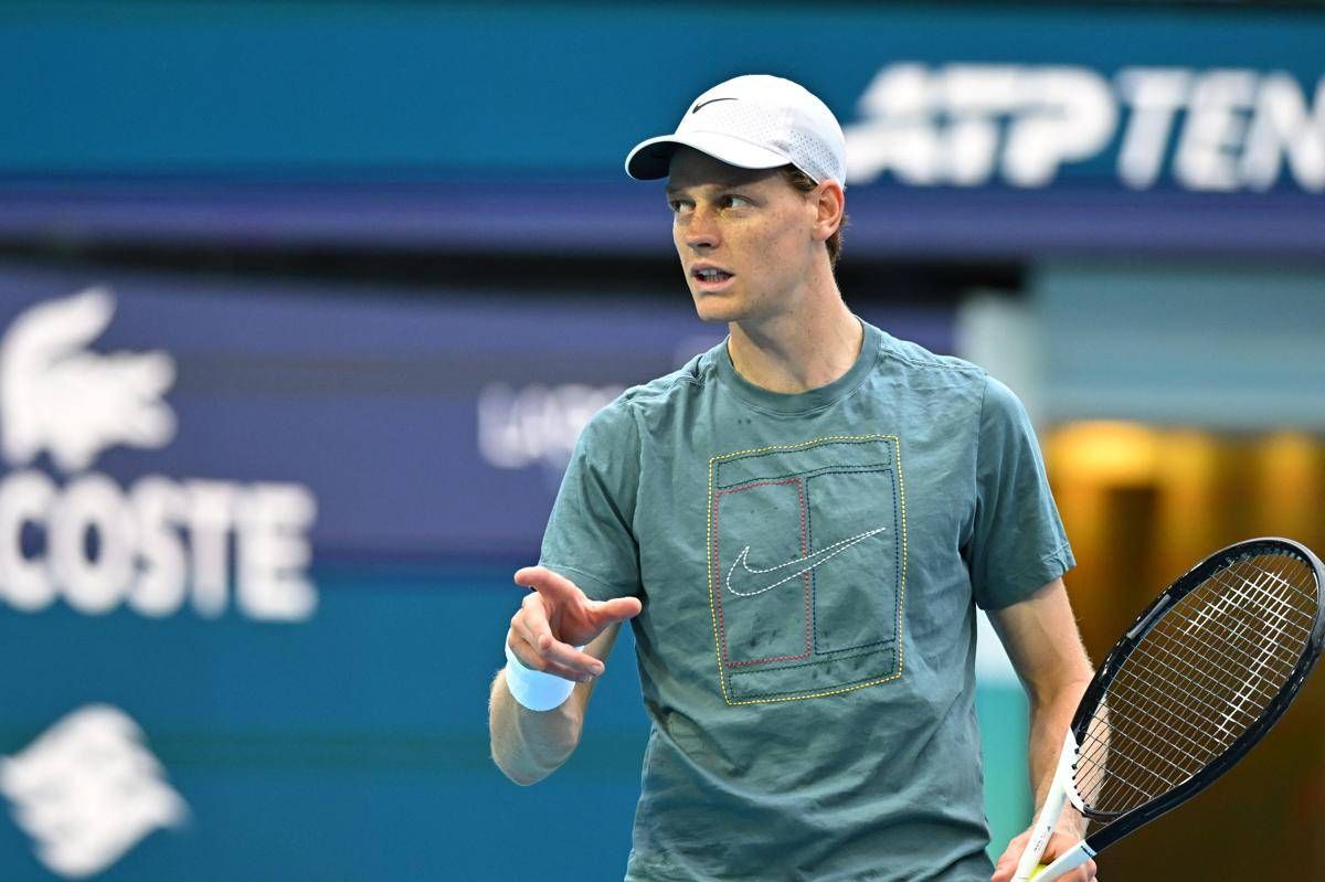 Sinner maestro di tennis per un giorno: la 'lezione' a Montecarlo