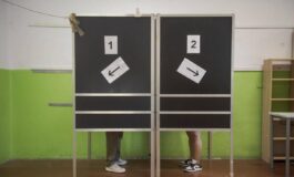 Sondaggio politico Fratelli dItalia in stallo e giu il Pd 265x160
