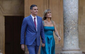 Spagna chiesto il rinvio a giudizio per la moglie di Sanchez 364x230