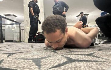 Spari alla cena di Trump chi e lattentatore. Il presidente pubblica la foto 364x230