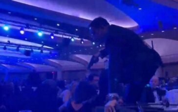 Spari alla cena di Trump con i giornalisti il nostro testimone Ho sentito i colpi e mi e stato subito chiaro era un attentato 364x230