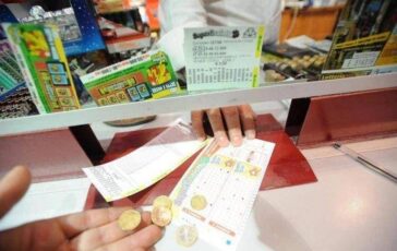 Superenalotto numeri e combinazione vincente di oggi 364x230