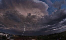 Temporali grandine e raffiche di vento scatta lallerta gialla in 8 regioni 265x160