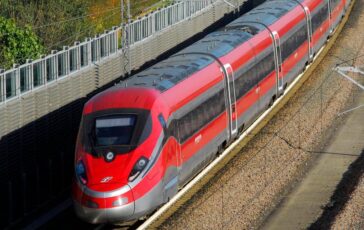 Treni ripresa la circolazione sulla linea Alta Velocita Roma Firenze 364x230