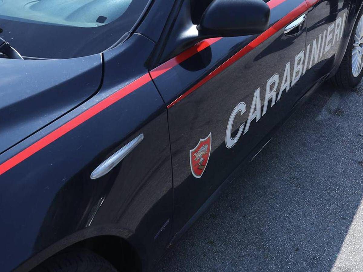 Trovato il cadavere di un uomo nei boschi di Bollate, indagini in corso