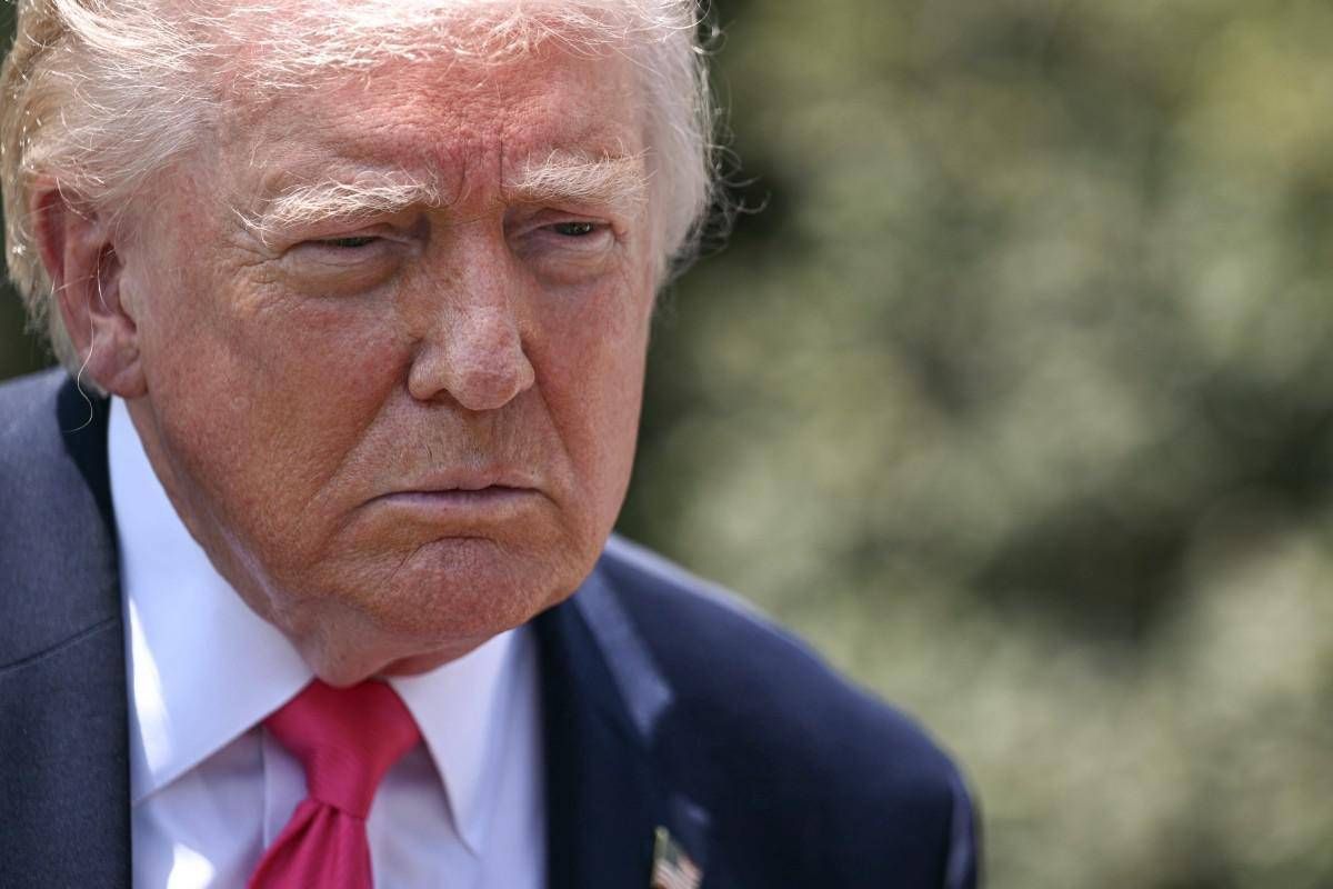 Trump: "Iran al collasso finanziario, vuole Hormuz aperto ma così accordo impossibile"