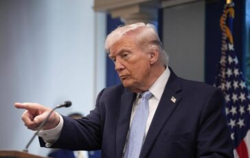 Trump Iran ha 3 giorni per evitare disastro petrolifero. Teheran parla con Putin 364x230