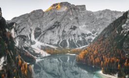 Turisti salvati sul Lago di Braies lappello dei soccorritori Non camminate sul ghiaccio 265x160