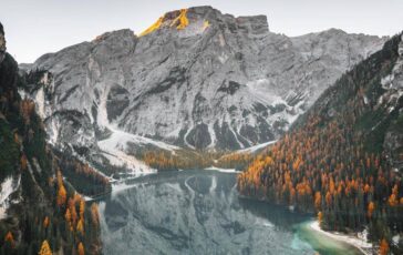 Turisti salvati sul Lago di Braies lappello dei soccorritori Non camminate sul ghiaccio 364x230
