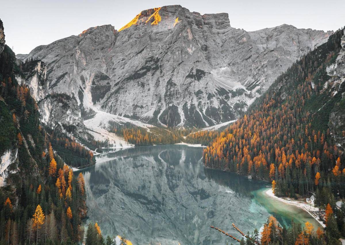 Turisti salvati sul Lago di Braies, l'appello dei soccorritori: "Non camminate sul ghiaccio"