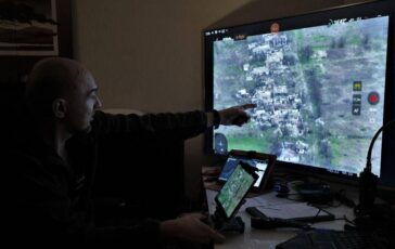 Ucraina Russia attacchi incrociati con droni. Mosca arresta cittadina tedesca con una bomba 364x230