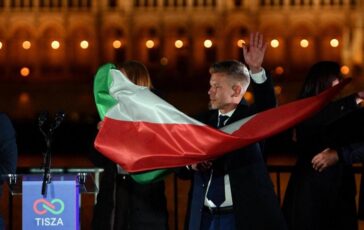 Ungheria finisce lera Orban. Trionfo Magyar Vittoria storica liberato il Paese 364x230