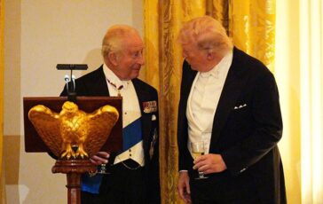 Usa Gb Re Carlo ricuce i rapporti Cosa e successo al Congresso americano 364x230