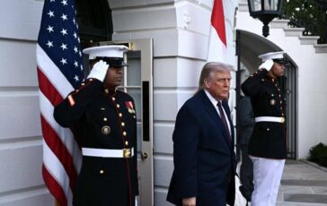 Usa Iran nuovi negoziati in vista. Trump Presto novita. Europa prepara piano per Hormuz 364x230