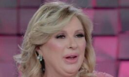 Verissimo Tina Cipollari in lacrime. Figlio avverte Ci pensi due volte a nuovo fidanzato 265x160