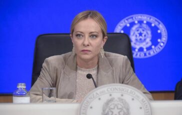 Via libera a decreto sul salario giusto. Meloni Per chi rende grande la nostra nazione 364x230