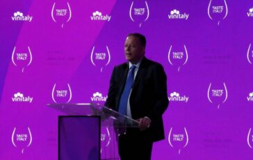 Vino Bricolo Veronafiere Asset a sostegno dellexport a fianco delle aziende 364x230