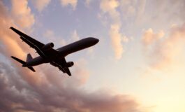 Voli a rischio Aeroporti quasi a secco cosa succede se Hormuz non riapre a breve 265x160