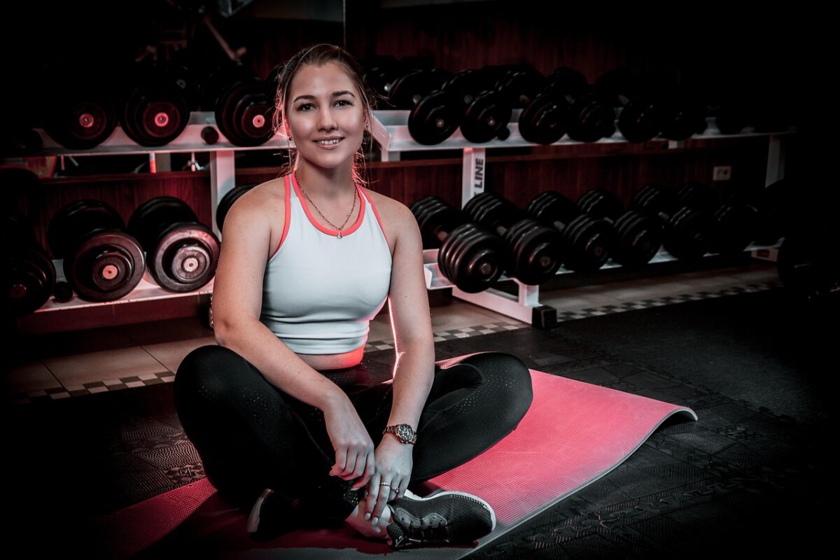 Tendenza sporty in palestra e non solo: i capi per lei must have