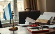 Bilancio francese: frenare la spesa per assorbire l'impatto della crisi in Medio Oriente