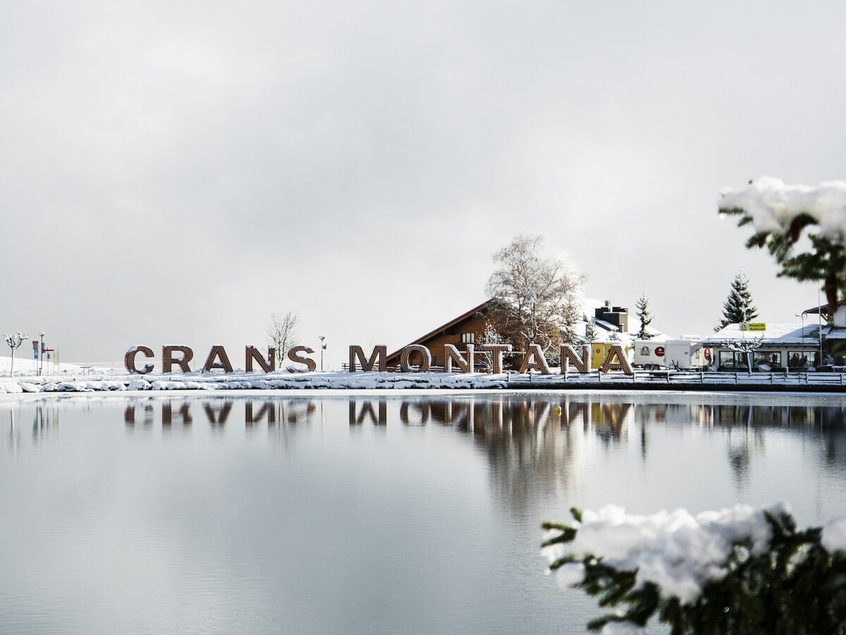 Strage di Crans-Montana, compare la foto della cassa del Constellation: ecco dove sono finiti i soldi