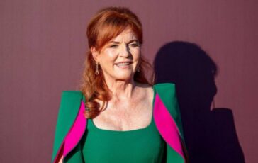 001-ex-moglie-prinicpe-andrea-paparazzata-lontana-dal-caos-mediatico-tabloid