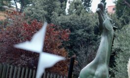 001-conduttrice-emozionata-mostrando-lato-inedito