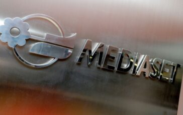 Paola Caruso perde il controllo al GF Vip: la regia stacca dopo le gravi offese