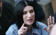 laura pausini interrompe concerto