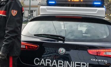 Shock nel Catanese, trovato corpo avvolto in lenzuola: si indaga per omicidio