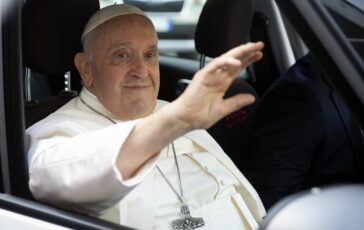 papa francesco infermiere