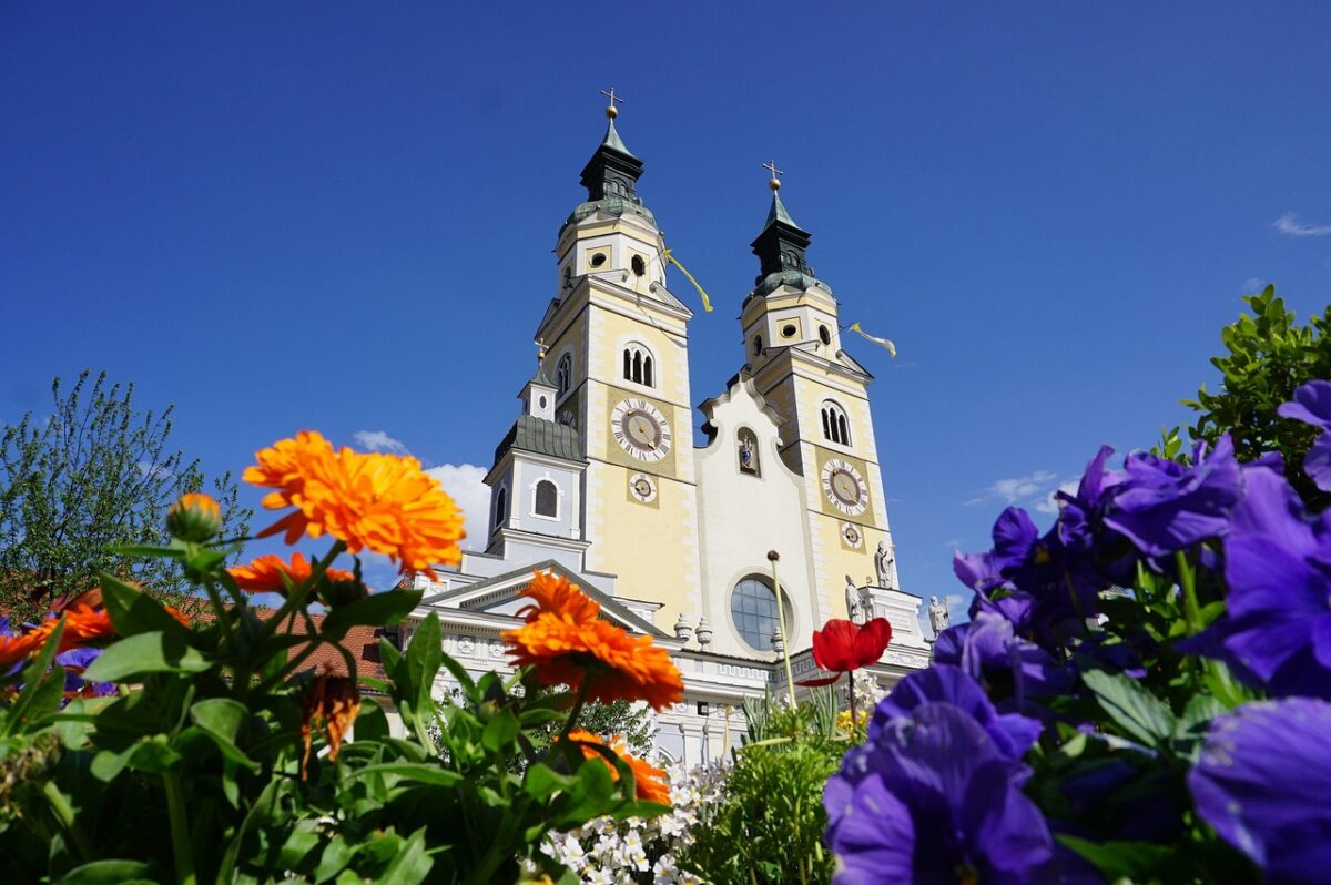 Primavera a Bressanone: cosa vedere e fare tra centro storico, natura ed escursioni panoramiche