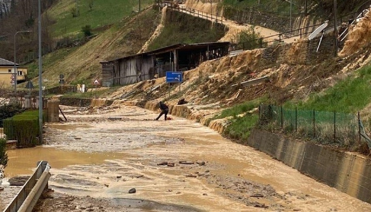 Tinto Brass, il regista chiuso in casa da 3 mesi per colpa della frana