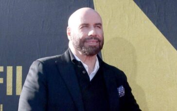 a cannes john travolta debutta alla regia il film e nato dal libro scritto per il figlio jett 2