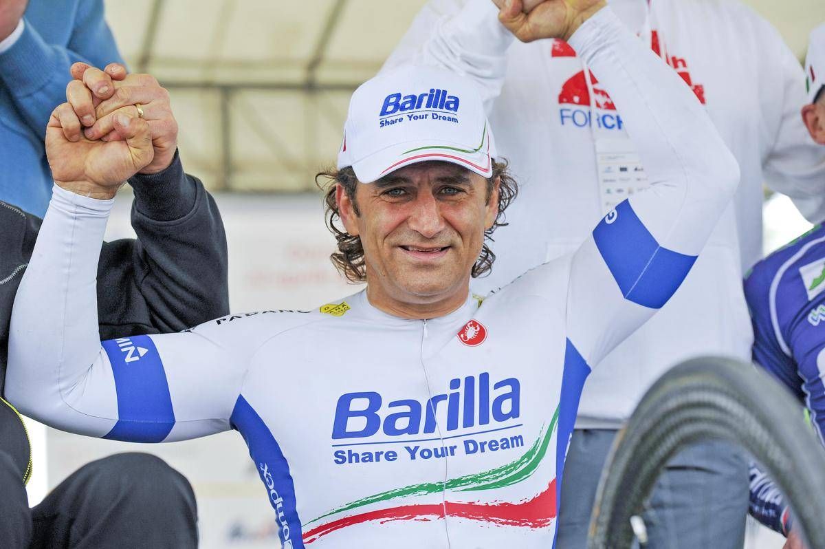 Addio ad Alex Zanardi, Mattarella: "Punto di riferimento per tutto lo sport". Meloni: "Uomo straordinario"