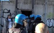 adescata segregata e costretta a violenze sessuali di gruppo per tre giorni 5 fermi a roma 2