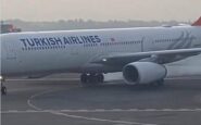 aereo prende fuoco dopo atterraggio a kathmandu in nepal 2