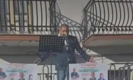 Amministrative candidato sindaco del cosentino sale sul palco vestito da Pinocchio 265x160
