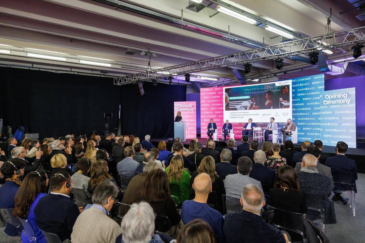 Around The World, Expo Riva Schuh e Gardabags sulle rotte del business